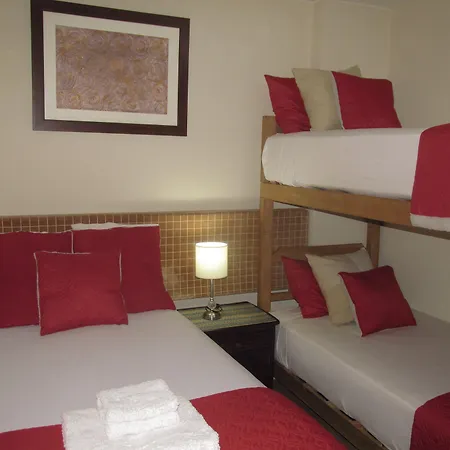 Kangaroo Wasi Airport Bed & Breakfast-3